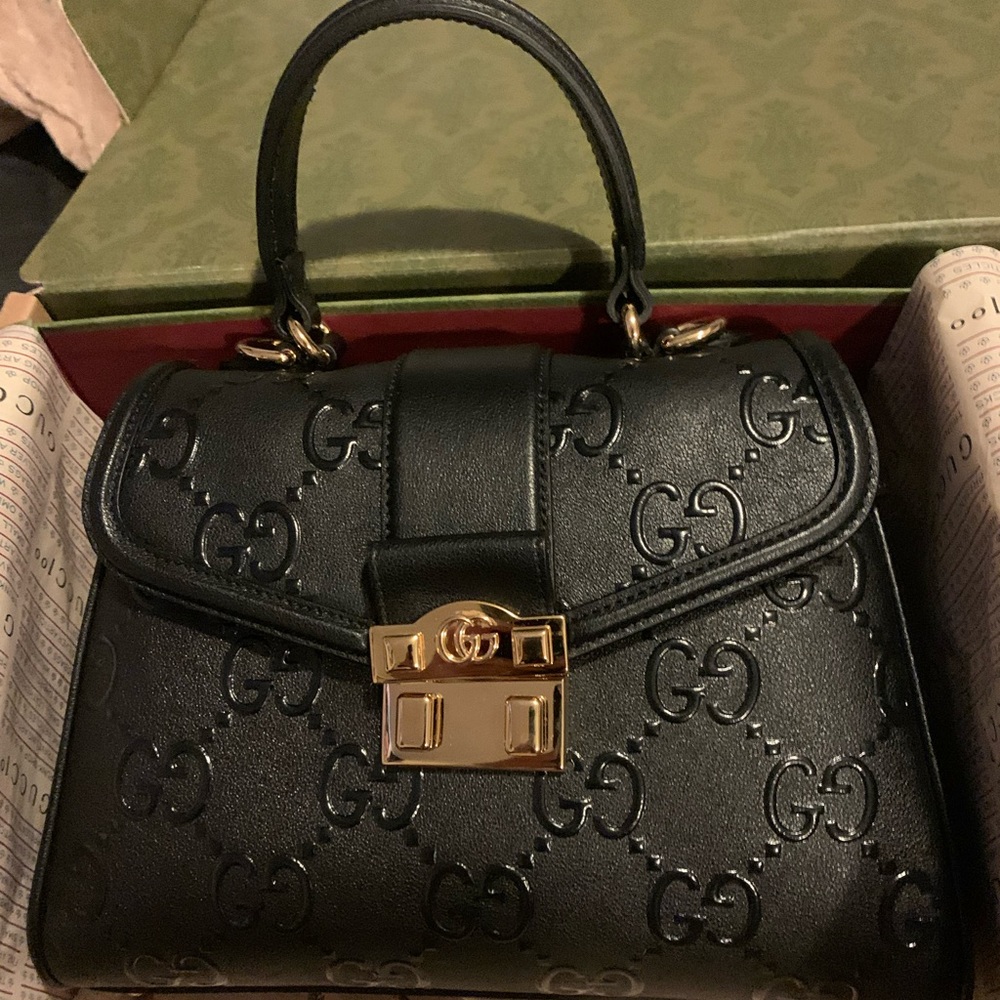 Worn once Gucci : Small GG Top handle bag